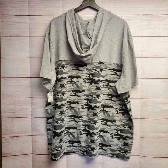 Big Boy/Teen Revolution Grey Camo Hooded T-Shirt NWT - Picture 3 of 7